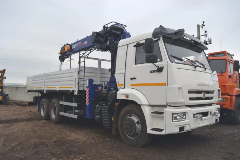 Бортовой КАМАЗ-65117 с КМУ DY SS2037