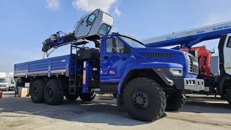 Бортовой УРАЛ-4320 NEXT с КМУ DY SS2036 CAB