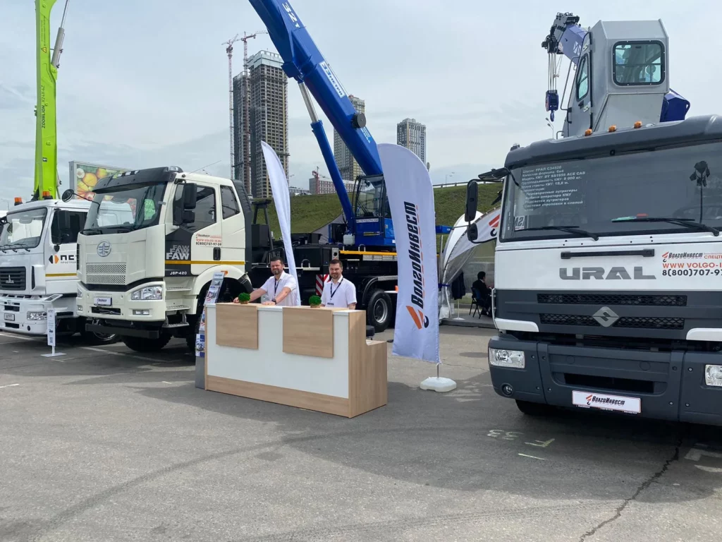 ВолгоИнвест на CTT Expo 2023: УРАЛ с КМУ DY SS1956 ACE CAB и автокран КЛИНЦЫ
