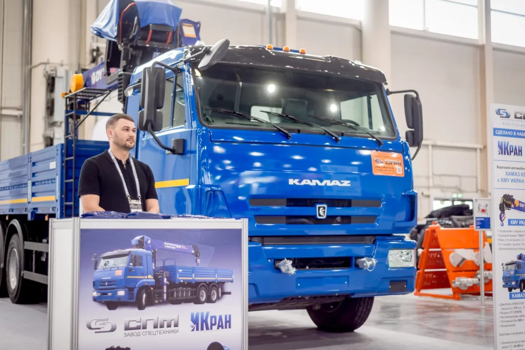 ИКран и СПМ на Kazan Truck Expo 2025: КАМАЗ-65117 с краном-манипулятором RS1956 ACE
